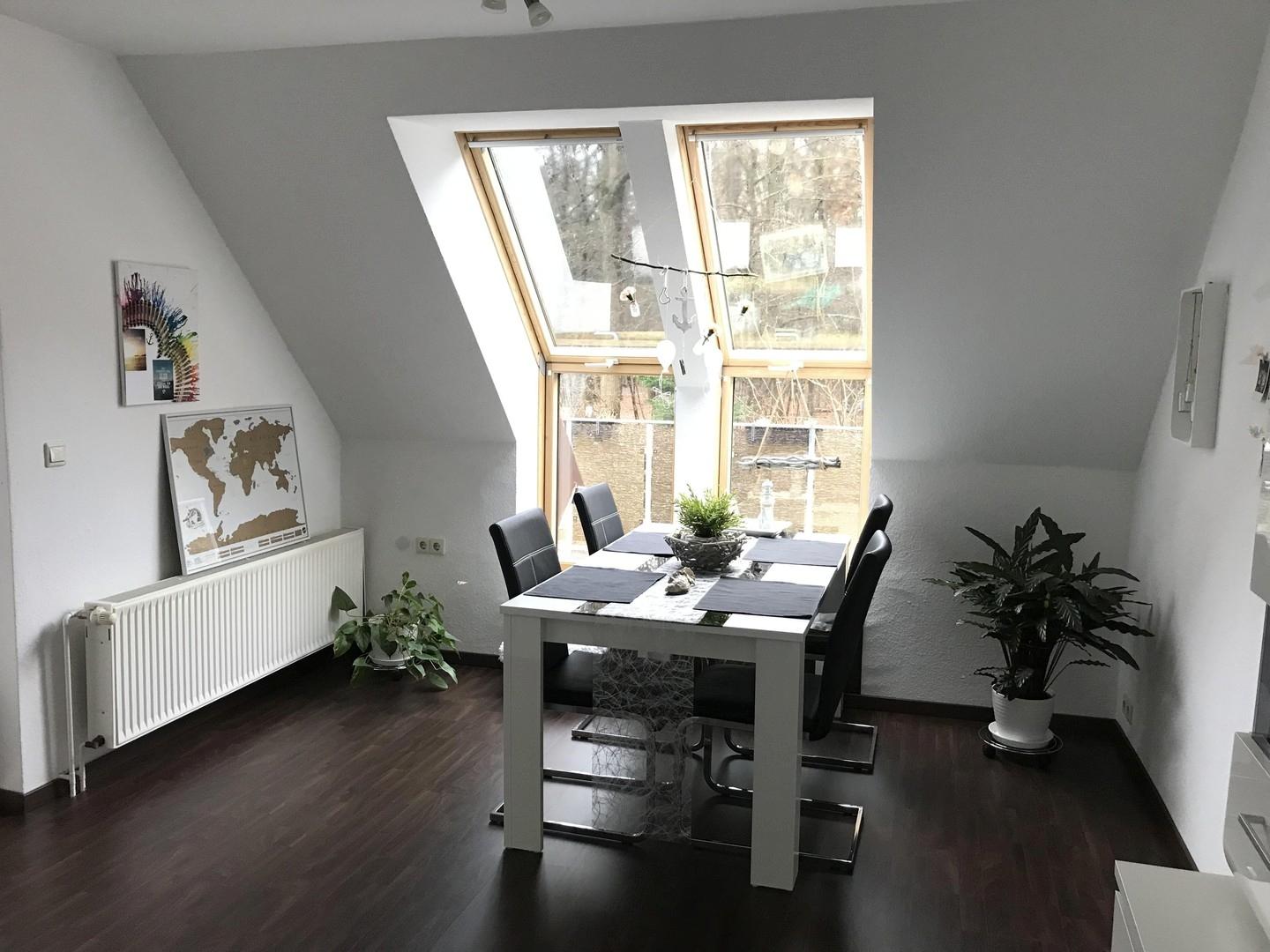 Esszimmer mit Zugang Balkon