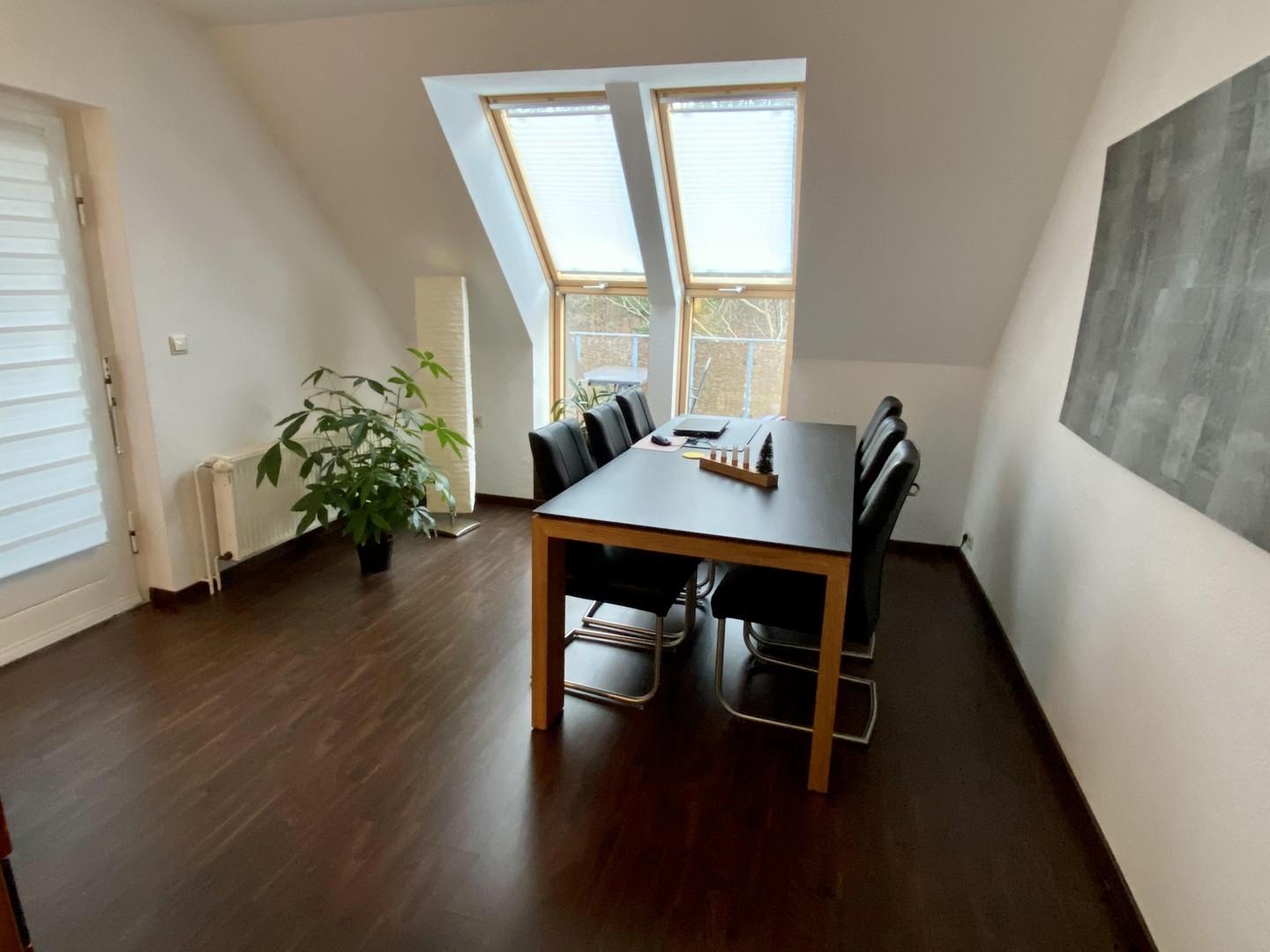 Esszimmer mit Zugang Balkon