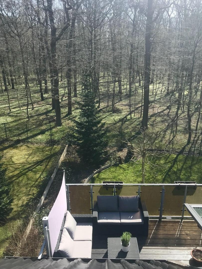 Balkon mit Waldblick