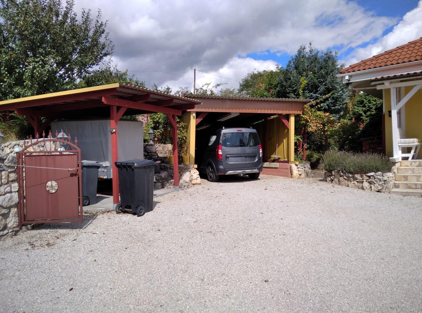 2 Carports