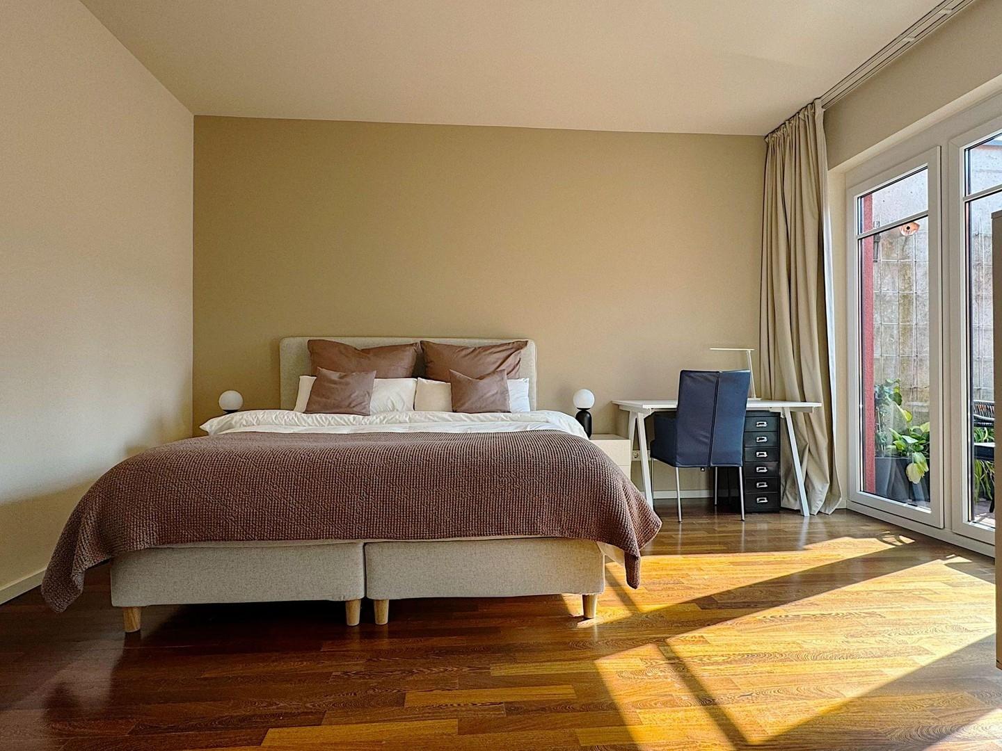 Großes Schlafzimmer