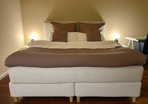 Großes Schlafzimmer