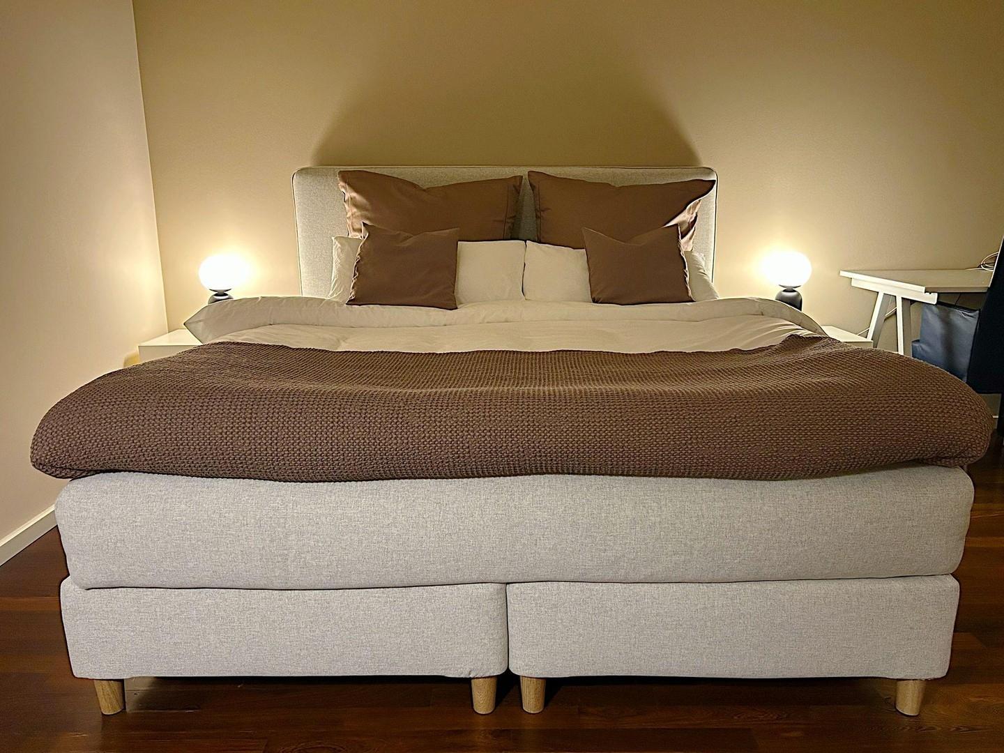 Großes Schlafzimmer