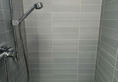 Gäste-WC mit Dusche