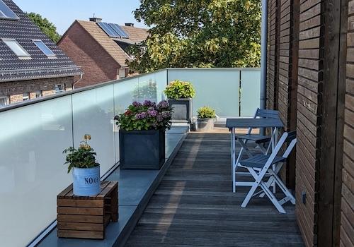 Balkon Straßenseite