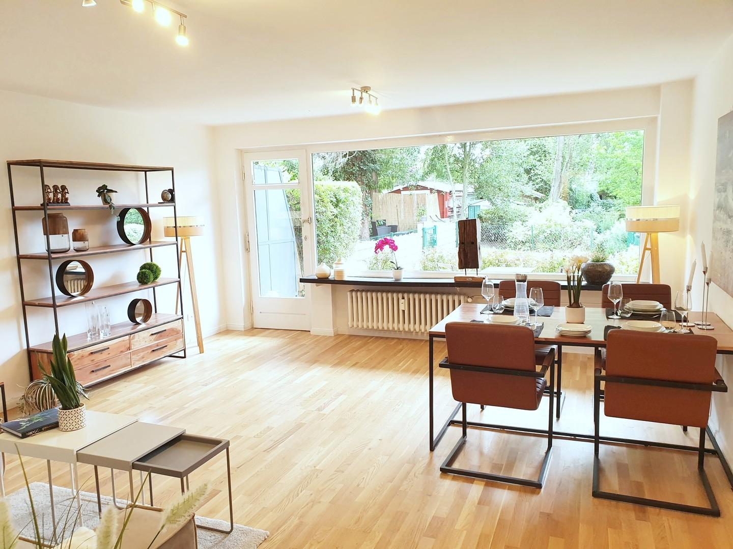 Wohnzimmer Gartenblick