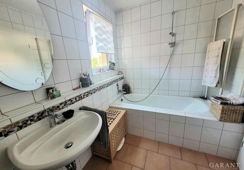 Bad mit Fenster