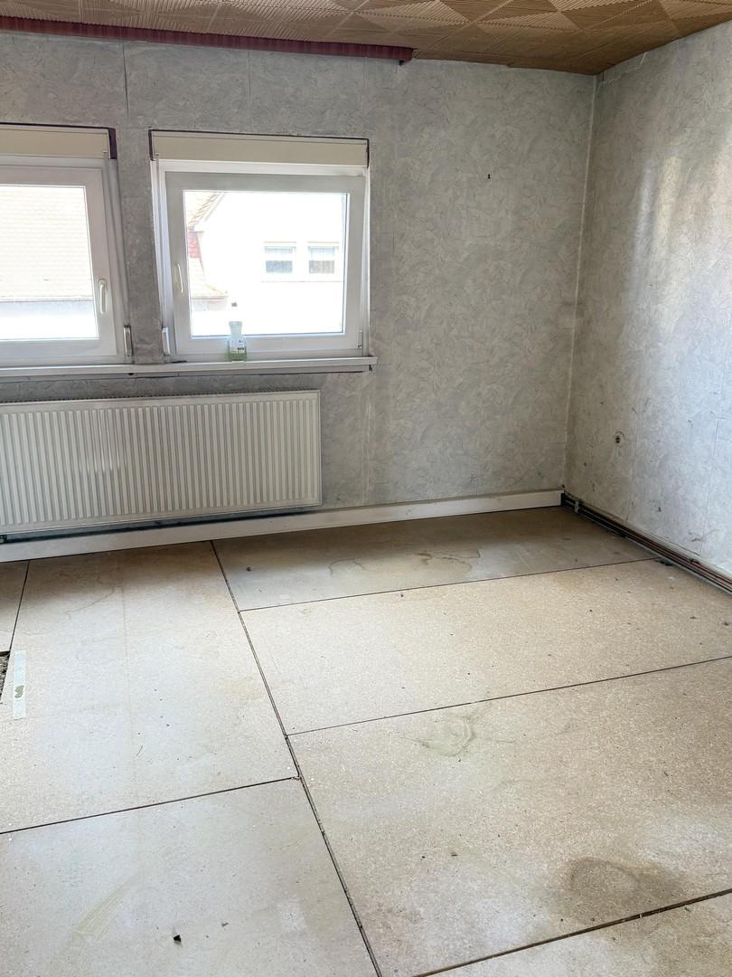 Zimmer Straße OG