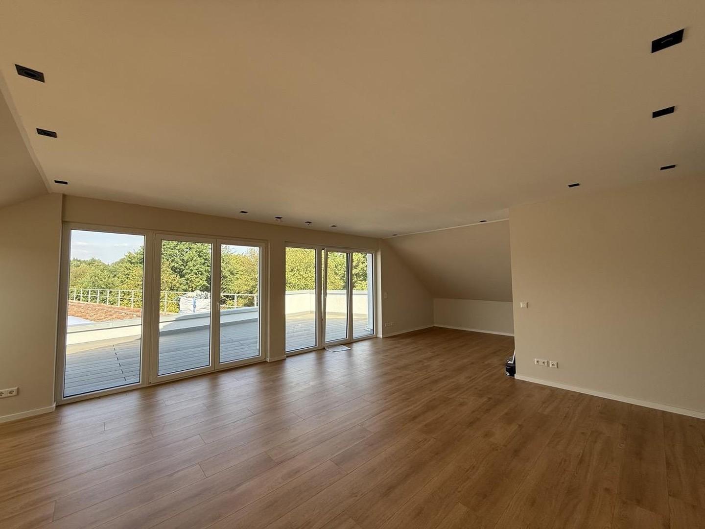 Blick ins Wohnzimmer rechts