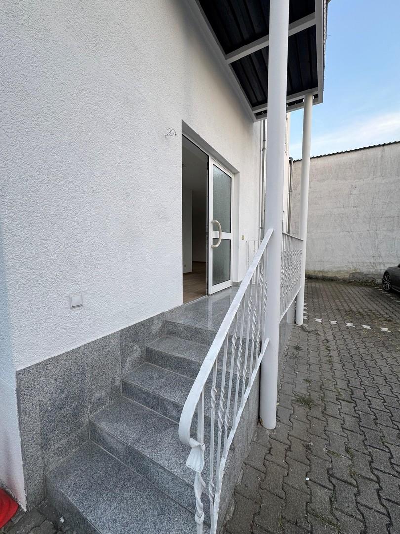 Eingang und Terrasse