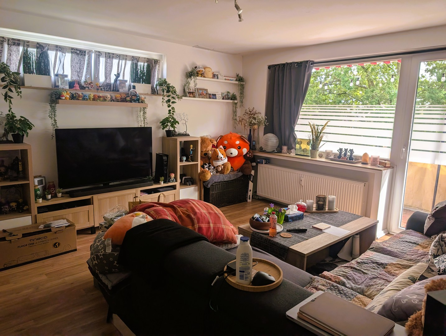 Wohnzimmer mit Zugang Balkon