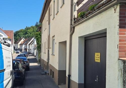 Vorderseite Eingang  Garagen 