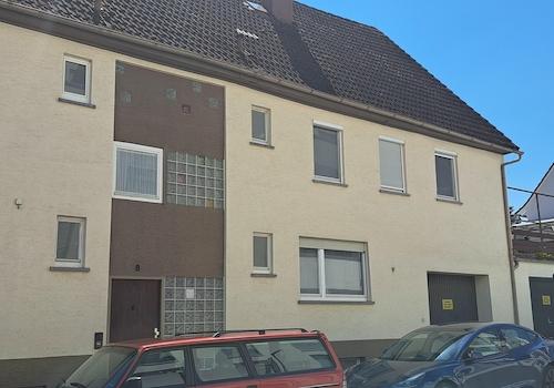 Vorderseite Eingang Wohnhaus 