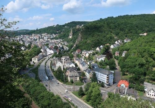 Idar-OBERSTEIN, Neues Schloss und Felsenkirche