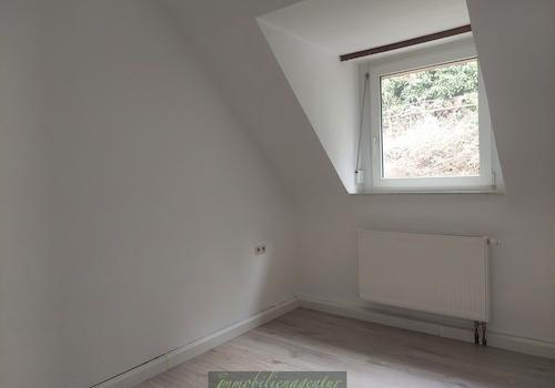 DG-kleineres Zimmer rückseitig