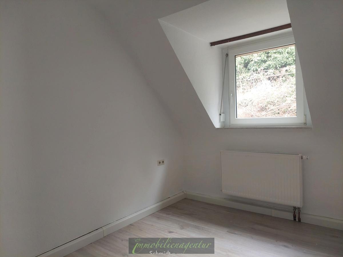 DG-kleineres Zimmer rückseitig