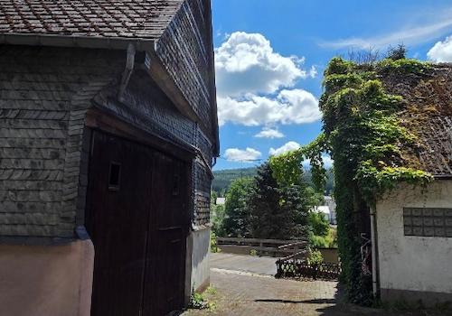 Zwischen den Häusern