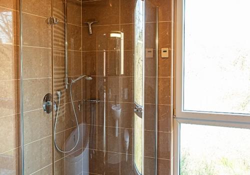EG - großes Bad mit Dusche