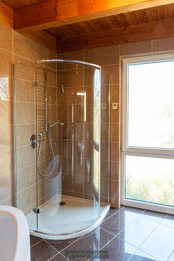 EG - großes Bad mit Dusche