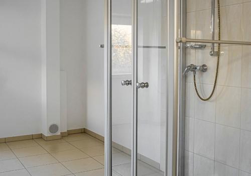 UG - Multifunktionsraum mit Dusche und Platz für eine Sauna