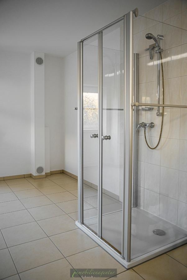 UG - Multifunktionsraum mit Dusche und Platz für eine Sauna