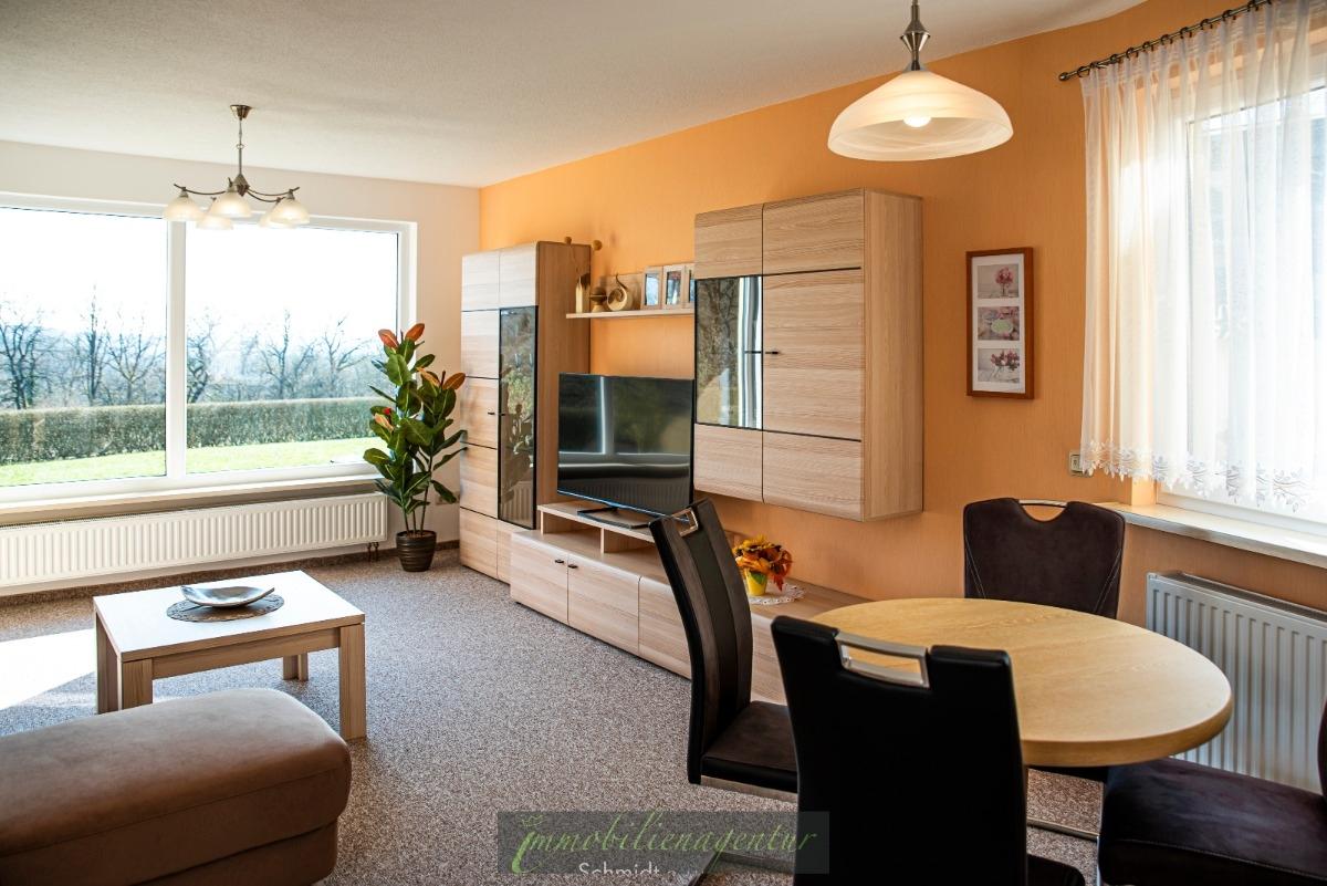 UG - Wohnzimmer mit Panoramafenster
