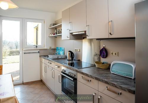 UG - Küche mit EBK und Zugang zur Terrasse
