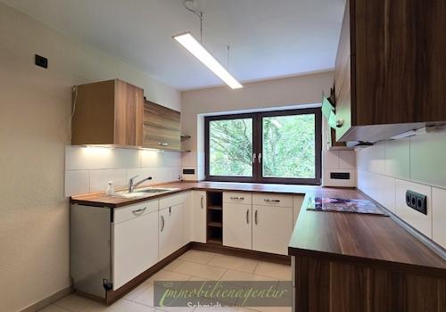 Einbauküche mit E-Geräten, exklusive Kühlschrank