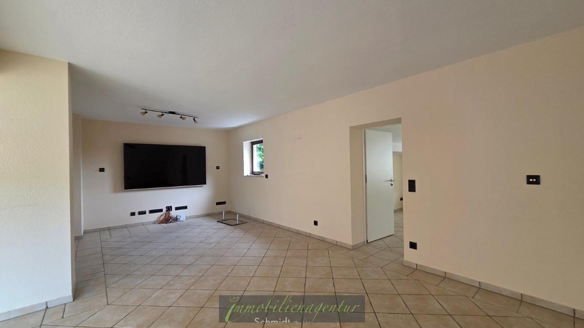 untere Wohnebene -TV-Wohnlounge