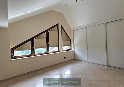 obere Wohnebene - Elternschlafzimmer mit Einbauschrank