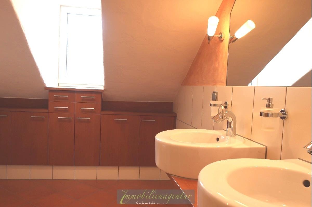 hochwertige Einbauschränke im Badezimmer