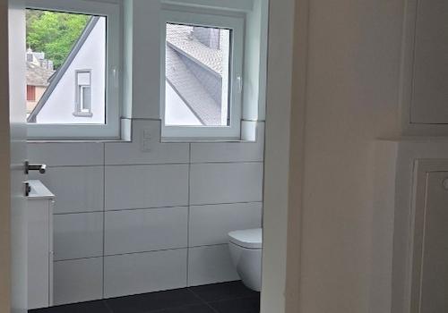 Badezimmer mit Tageslicht