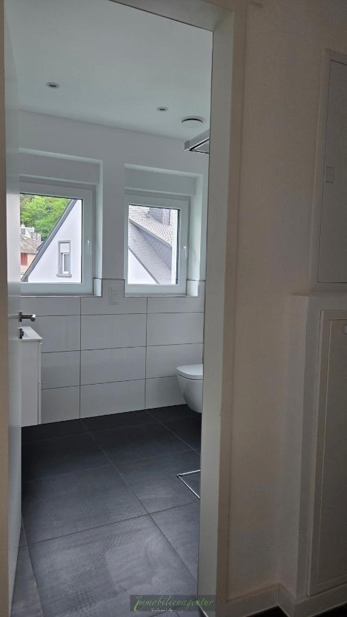 Badezimmer mit Tageslicht