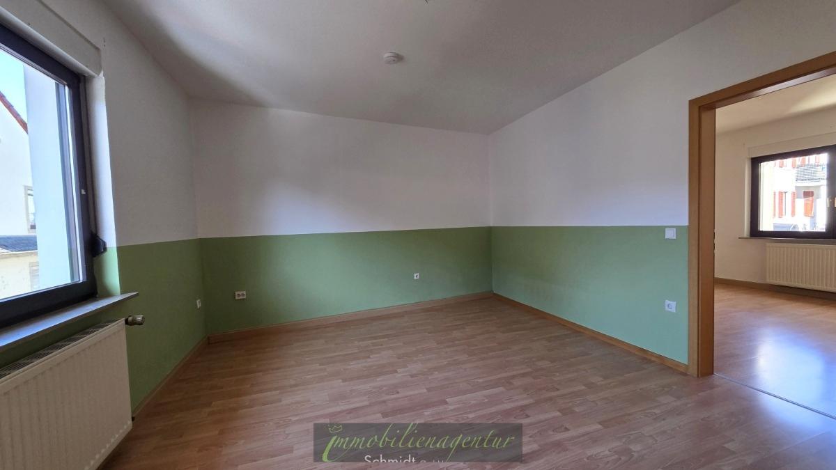Zwischenzimmer - abtrennbar mit Doppeltüre