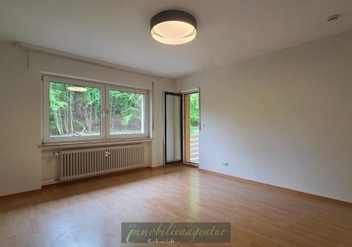 Schlafzimmer mit Zugang zum Balkon