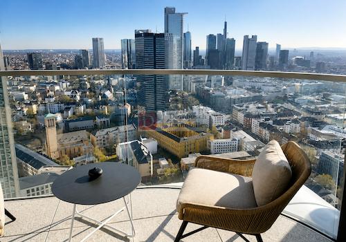 Balkon mit Stadtblick