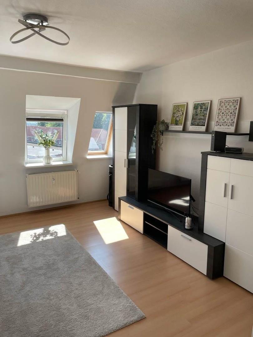 Wohnzimmer (Ansicht 1)