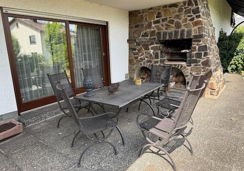 Terrasse mit Außenkamin