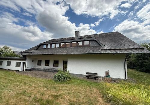 Rückansicht vom Garten aus