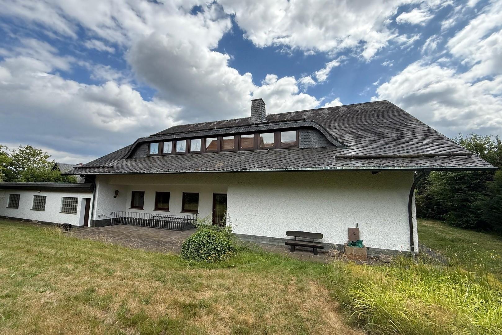 Rückansicht vom Garten aus
