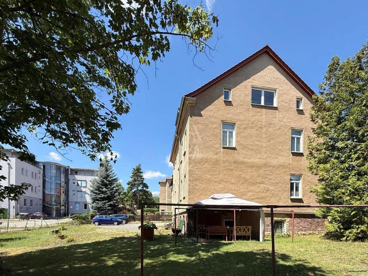 Mehrfamilienhaus | Blick zum Gebäude