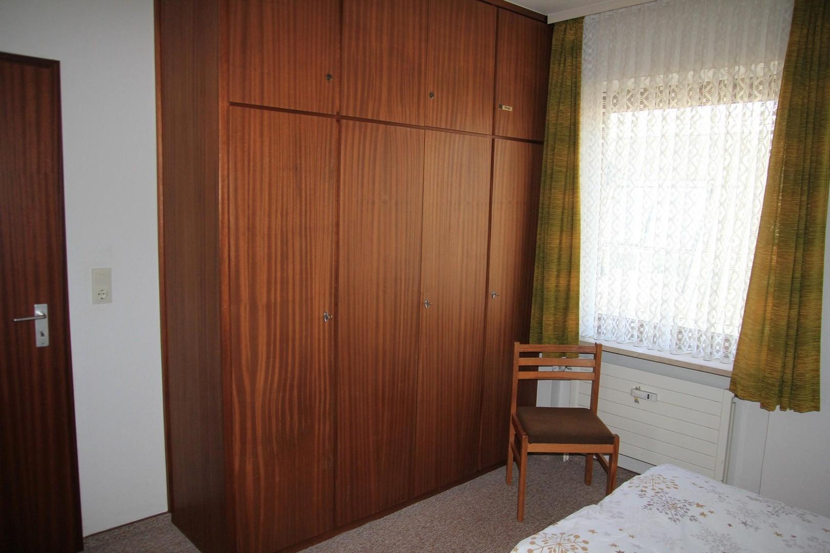 Schlafzimmer 1