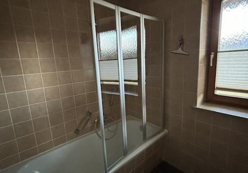 Badezimmer mit Wanne