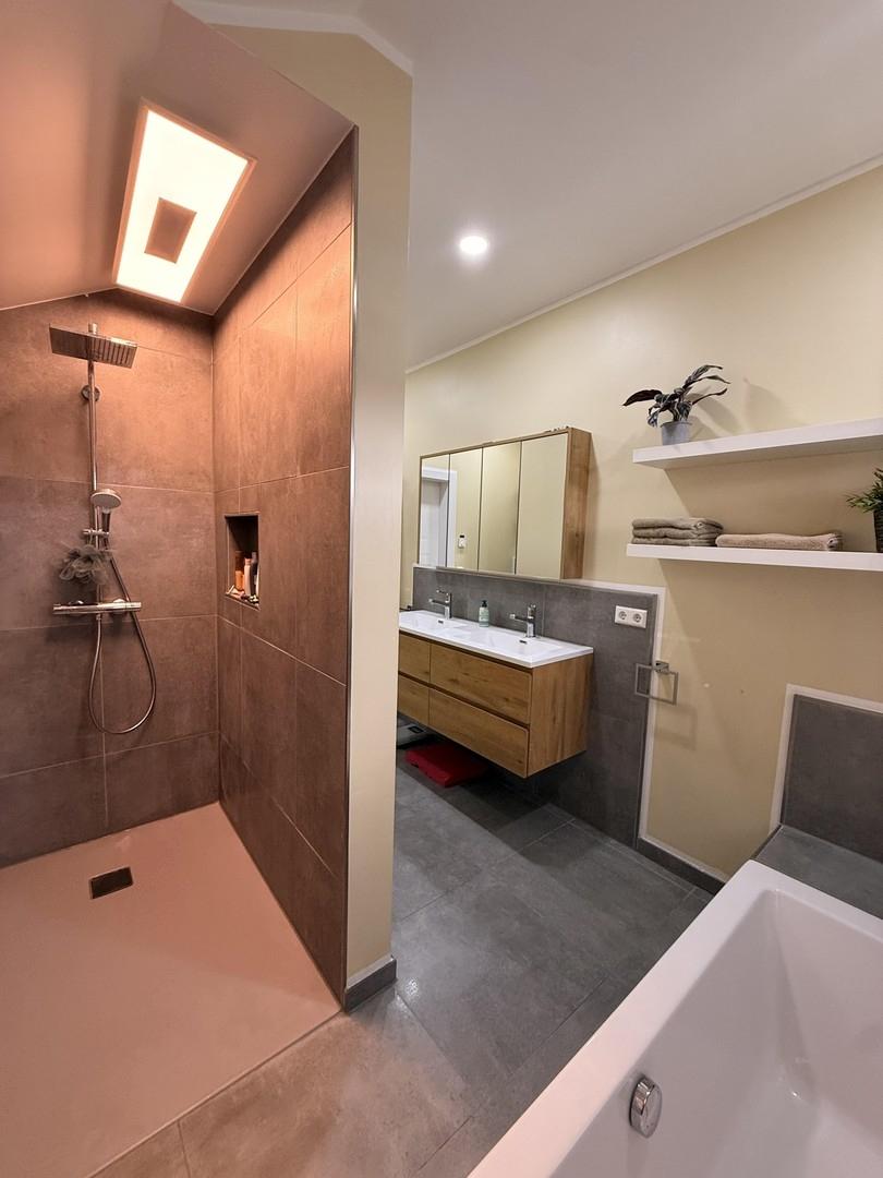 Badezimmer ebenerdige Dusche