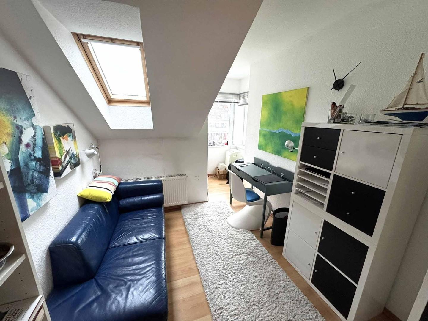 Gäste-/Arbeitszimmer möbliert