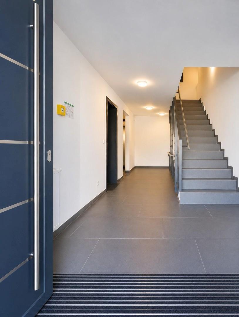 Treppenhaus mit Lift