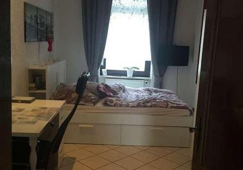 Arbeits- oder Kinderzimmer