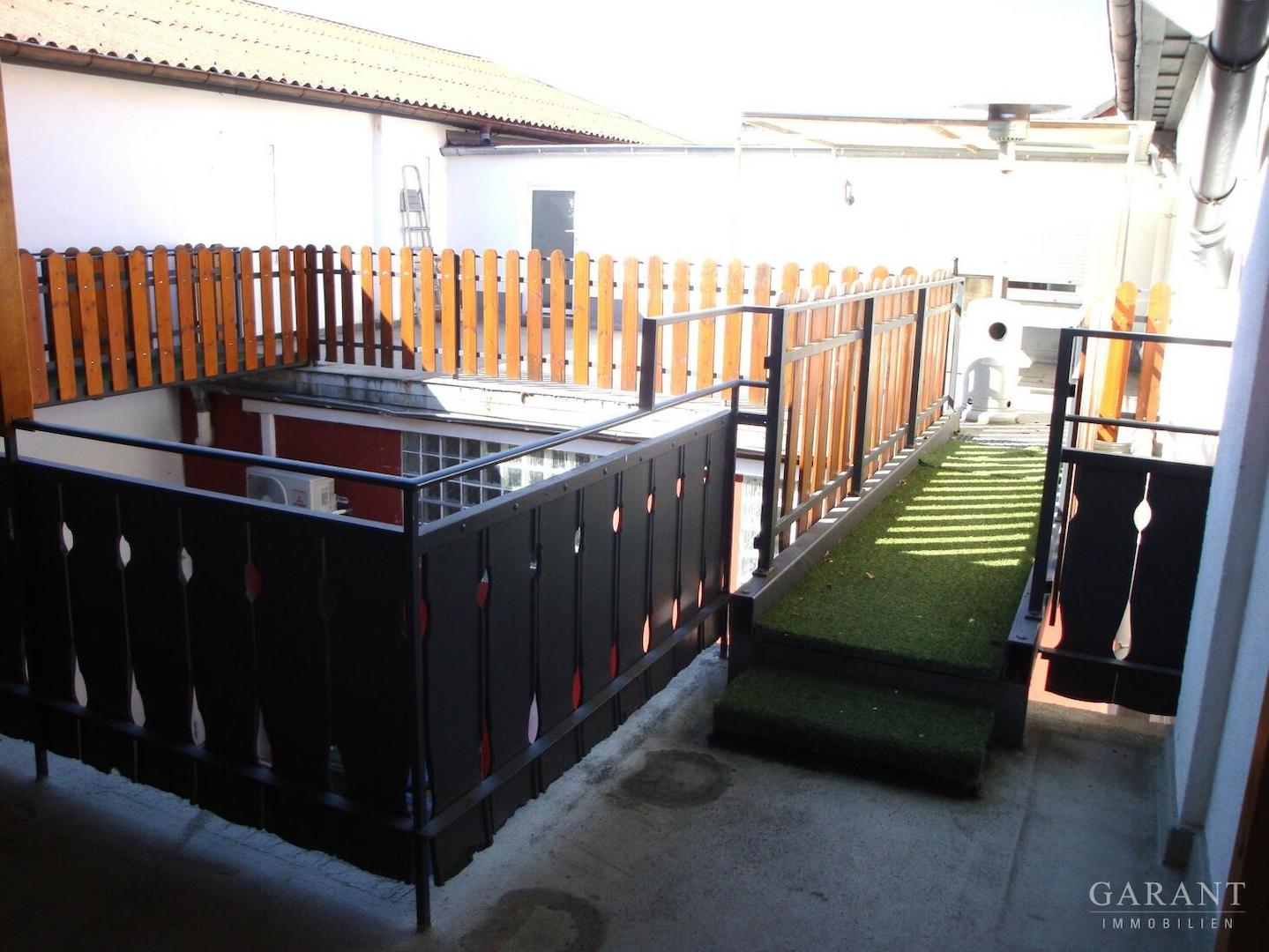 Blk.,Steg zur Terrasse