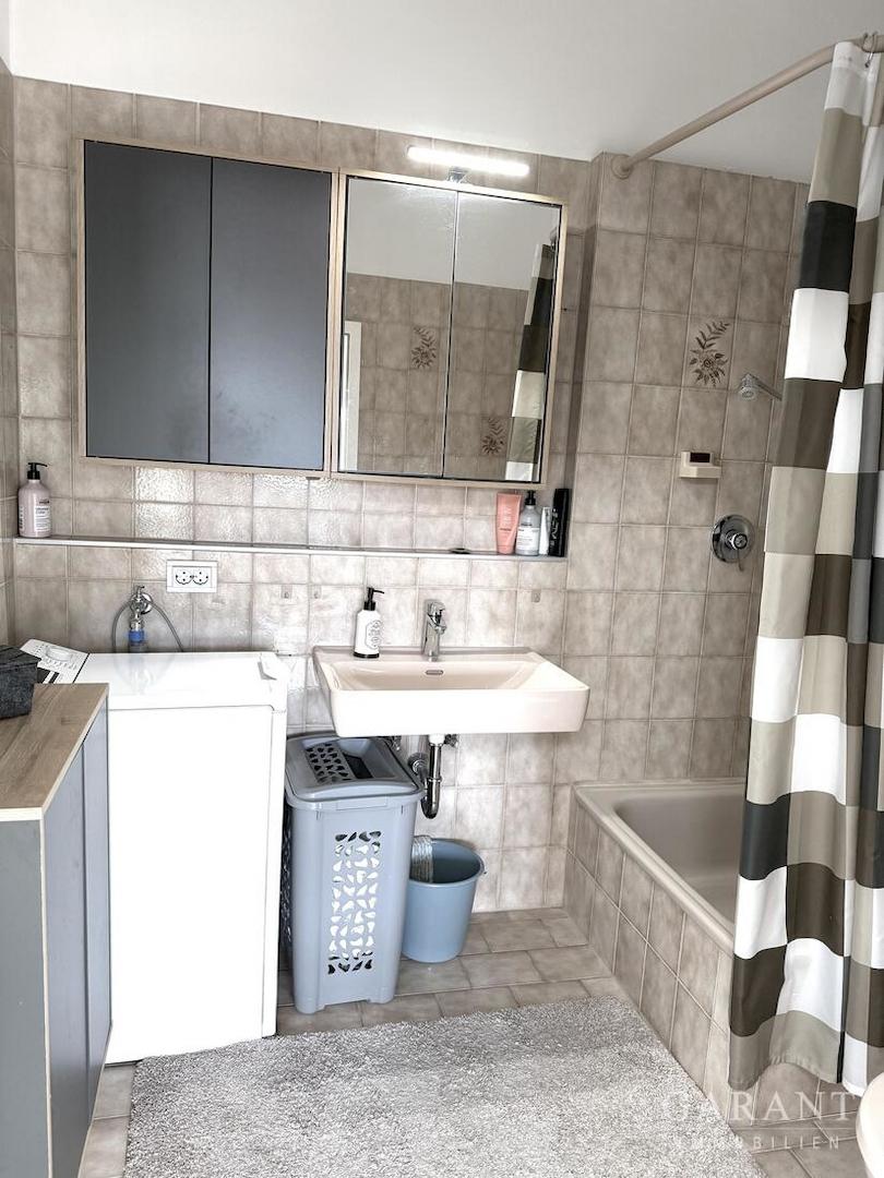 Badezimmer mit Dusche